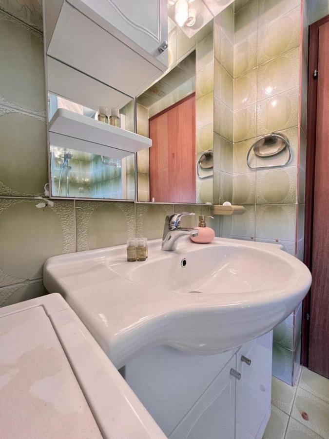 Lemon Tree Apartment *